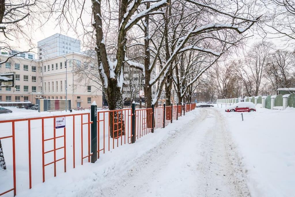 Cozy 1-bedr In The Centre Near Old Town With Private Parking Lägenhet *