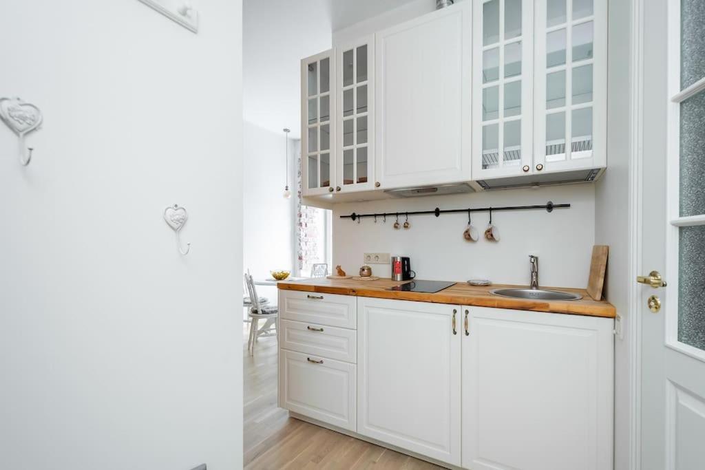 Cozy 1-bedr In The Centre Near Old Town With Private Parking