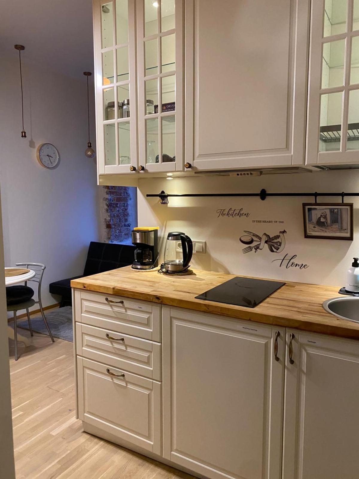 Cozy 1-bedr In The Centre Near Old Town With Private Parking Lägenhet *